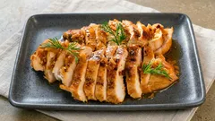 Jak proměnit suchá kuřecí prsa v šťavnatý pokrm: jednoduché kuchařské tipy